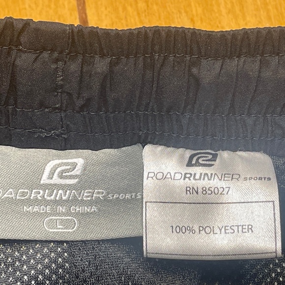 Road Runner Gore Tex Pants Size Large Color Black Waterproof Rain Running - Picture 13 of 16